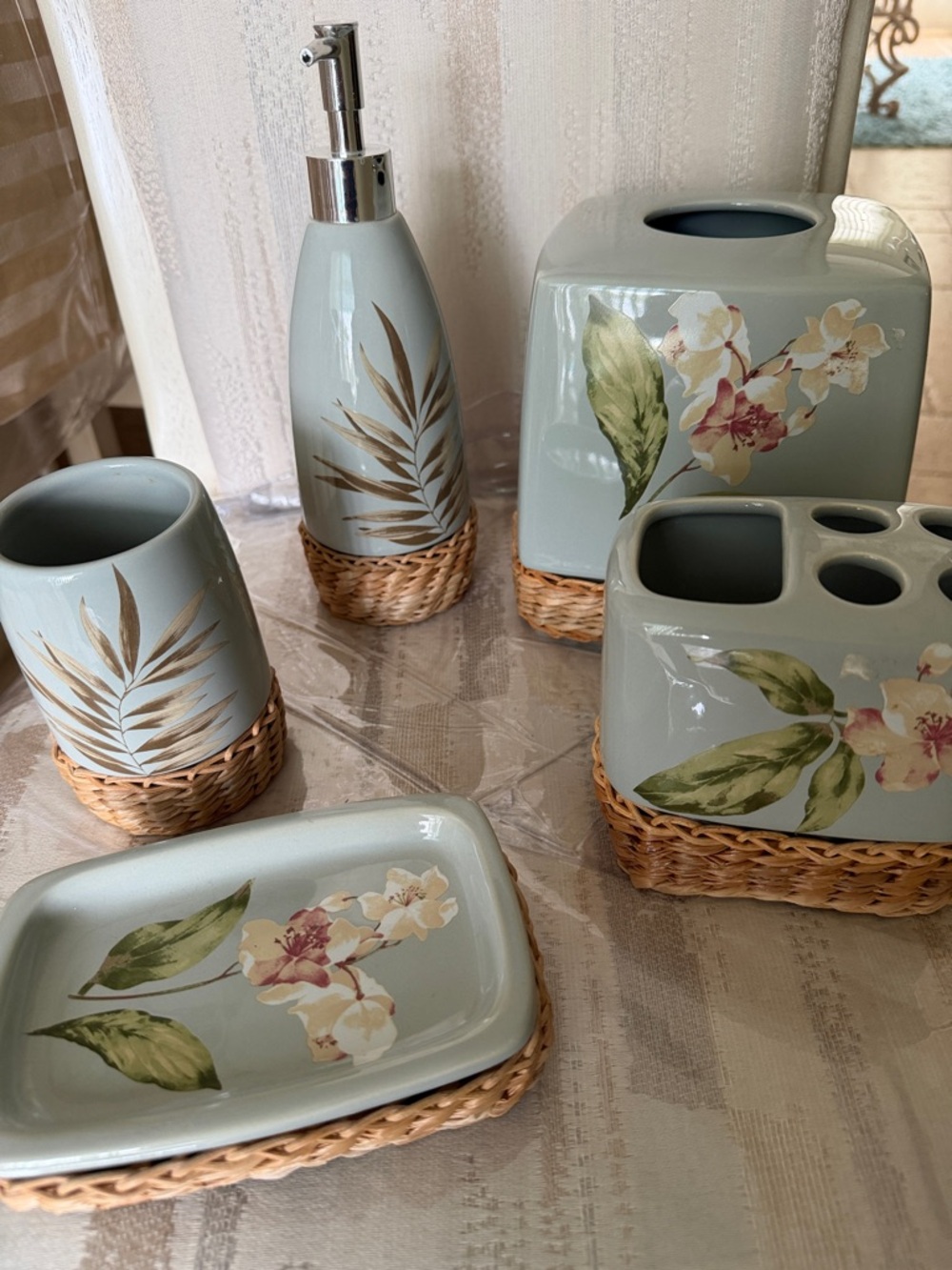 Floral Ceramic Bathroom Accessory Set in Sage Green